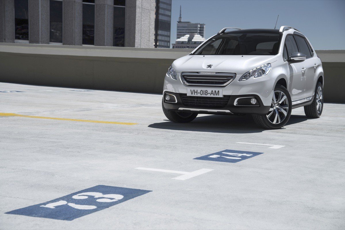Peugeot 2008 contra Renault Captur