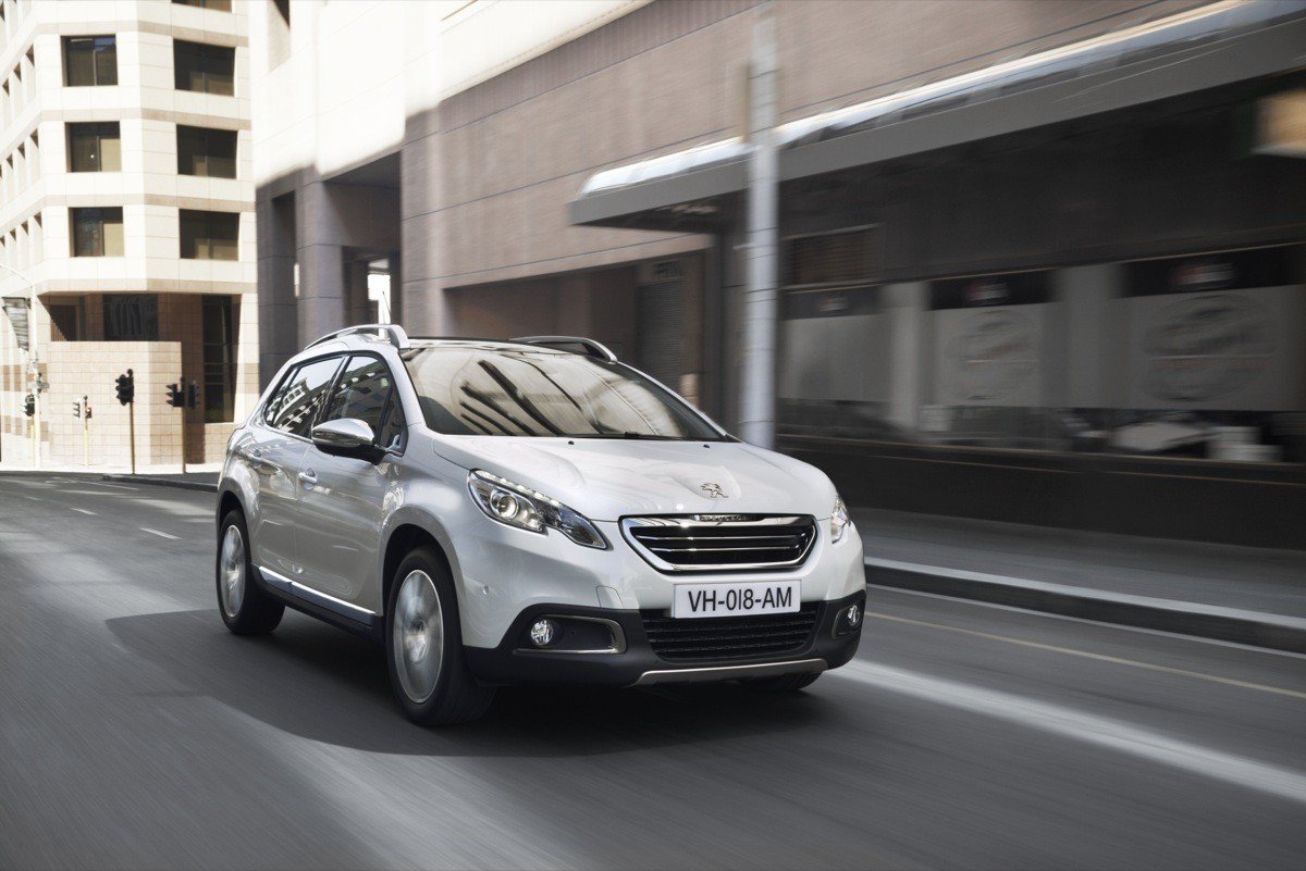 Peugeot 2008 contra Renault Captur