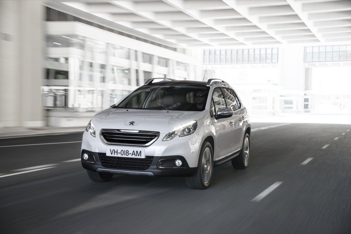 Peugeot 2008 contra Renault Captur