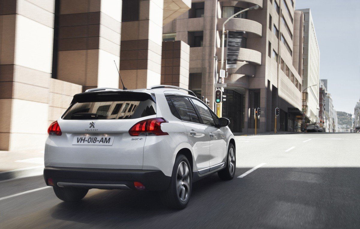 Peugeot 2008 contra Renault Captur