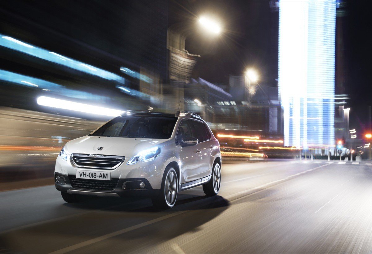 Peugeot 2008 contra Renault Captur