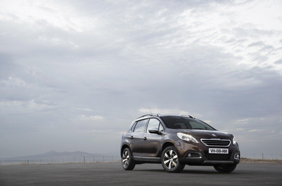 Peugeot 2008 contra Renault Captur