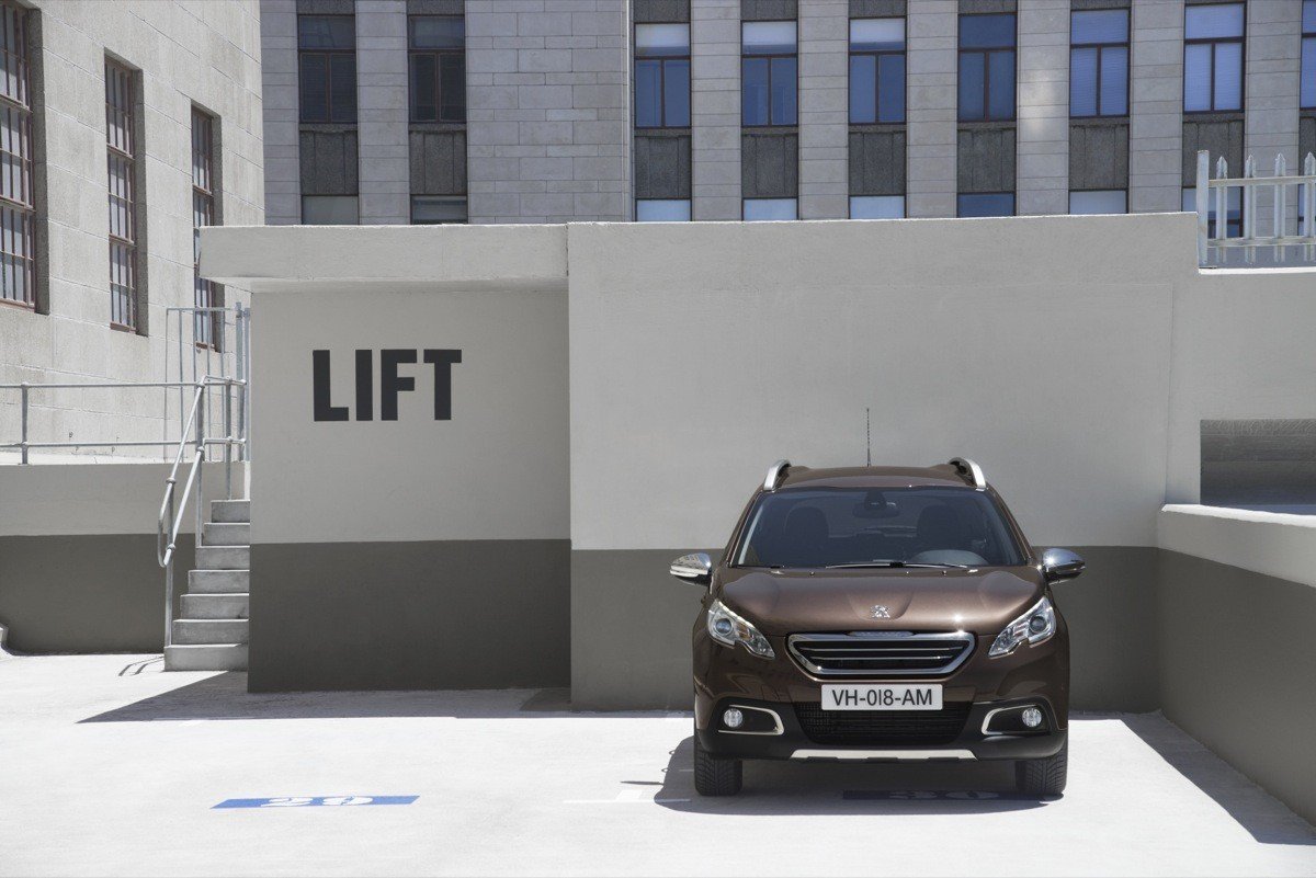 Peugeot 2008 contra Renault Captur