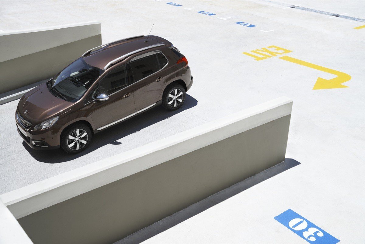 Peugeot 2008 contra Renault Captur