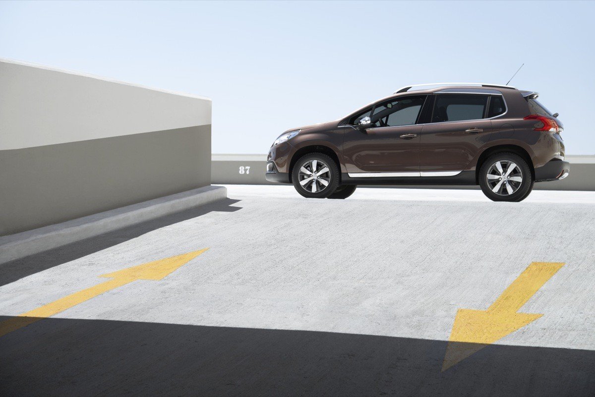 Peugeot 2008 contra Renault Captur