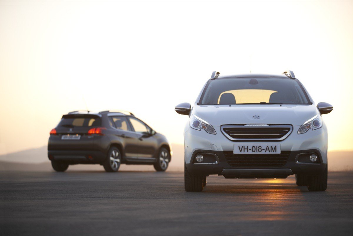 Peugeot 2008 contra Renault Captur
