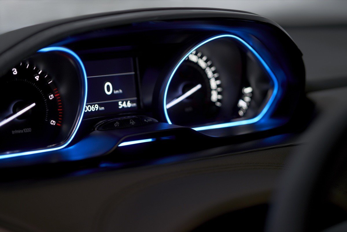 Peugeot 2008 contra Renault Captur