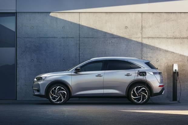 DS 7 Crossback E-Tense 225: llega la versión económica del híbrido enchufable