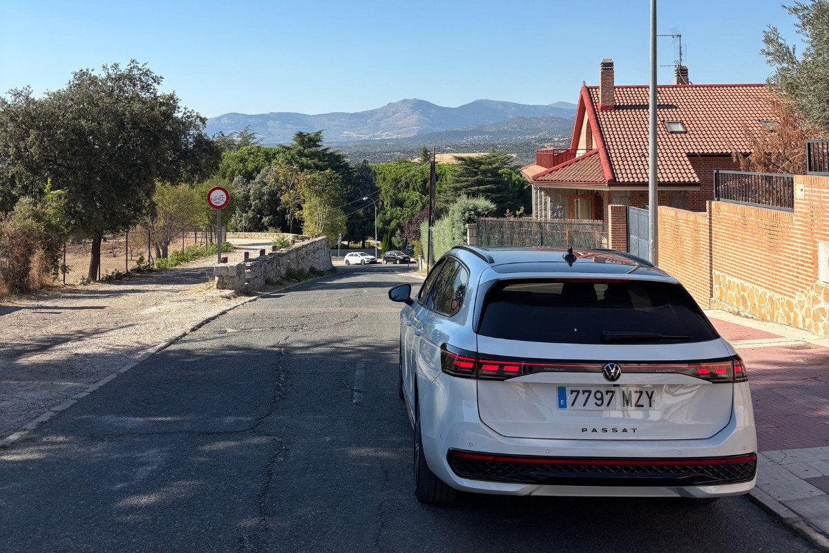 Prueba Volkswagen Passat PHEV: por qué los SUV no son el coche familiar definitivo 