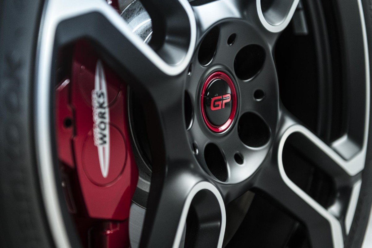 Mini John Cooper Works GP: más potencia, menos peso