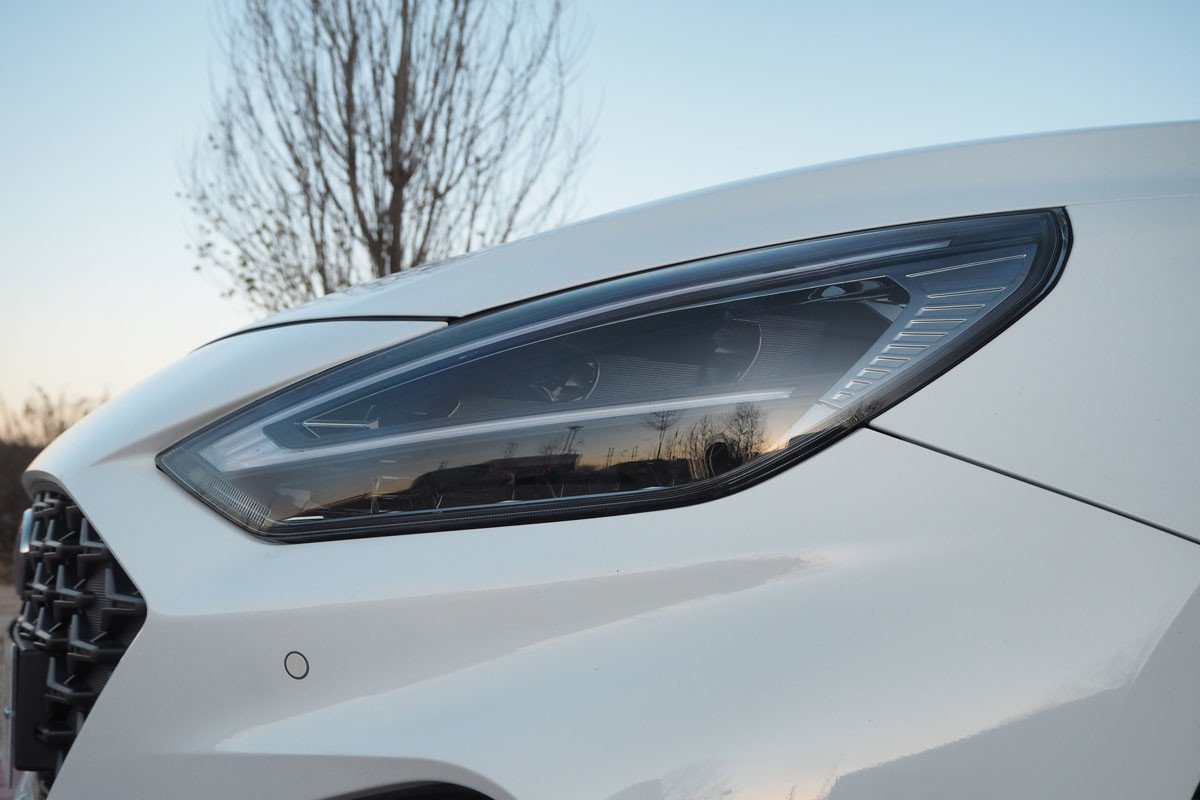 Prueba y opinión del Hyundai i30 N: precio, cómo va y rendimiento del Performance