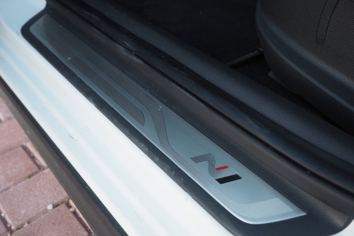 Prueba y opinión del Hyundai i30 N: precio, cómo va y rendimiento del Performance