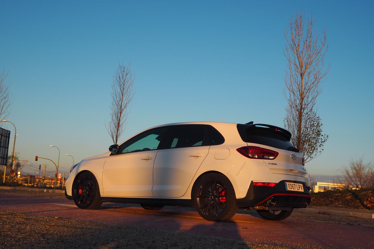 Prueba y opinión del Hyundai i30 N: precio, cómo va y rendimiento del Performance
