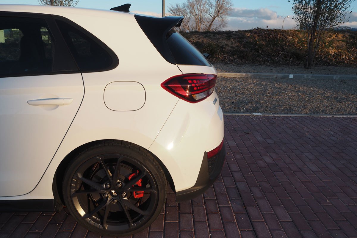 Prueba y opinión del Hyundai i30 N: precio, cómo va y rendimiento del Performance