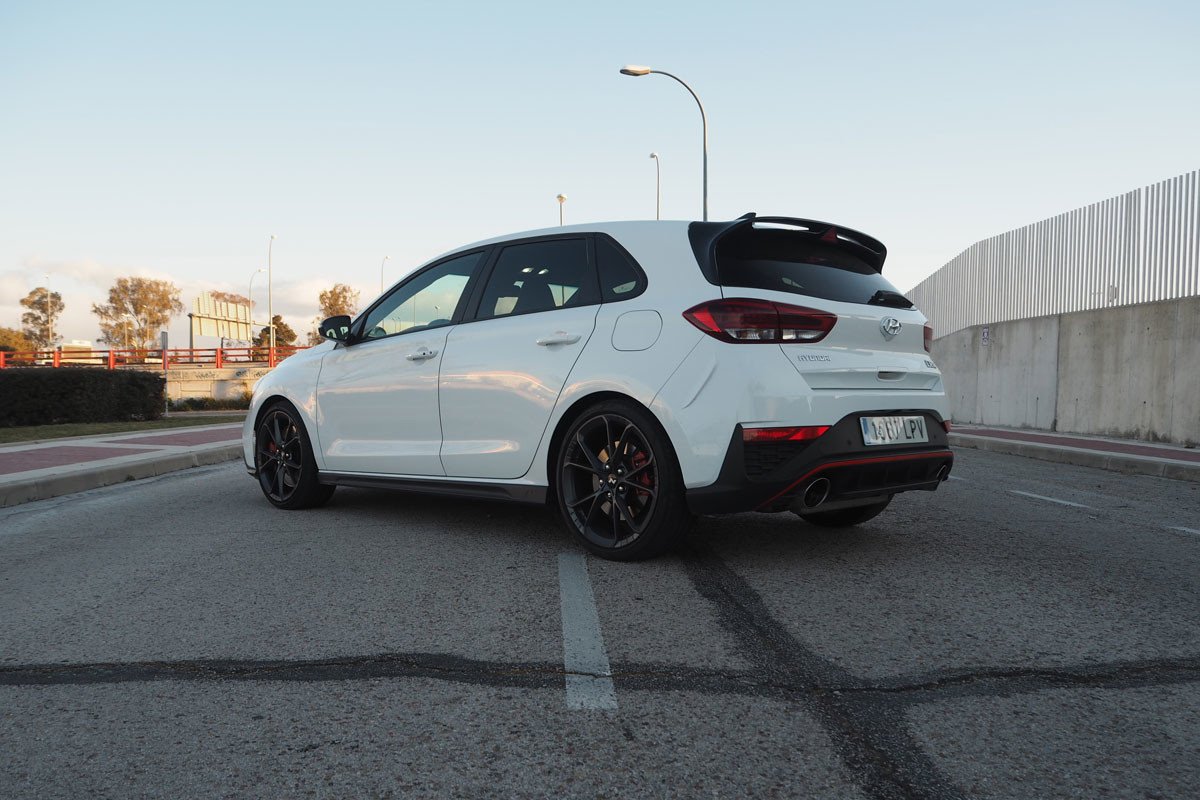 Prueba y opinión del Hyundai i30 N: precio, cómo va y rendimiento del Performance