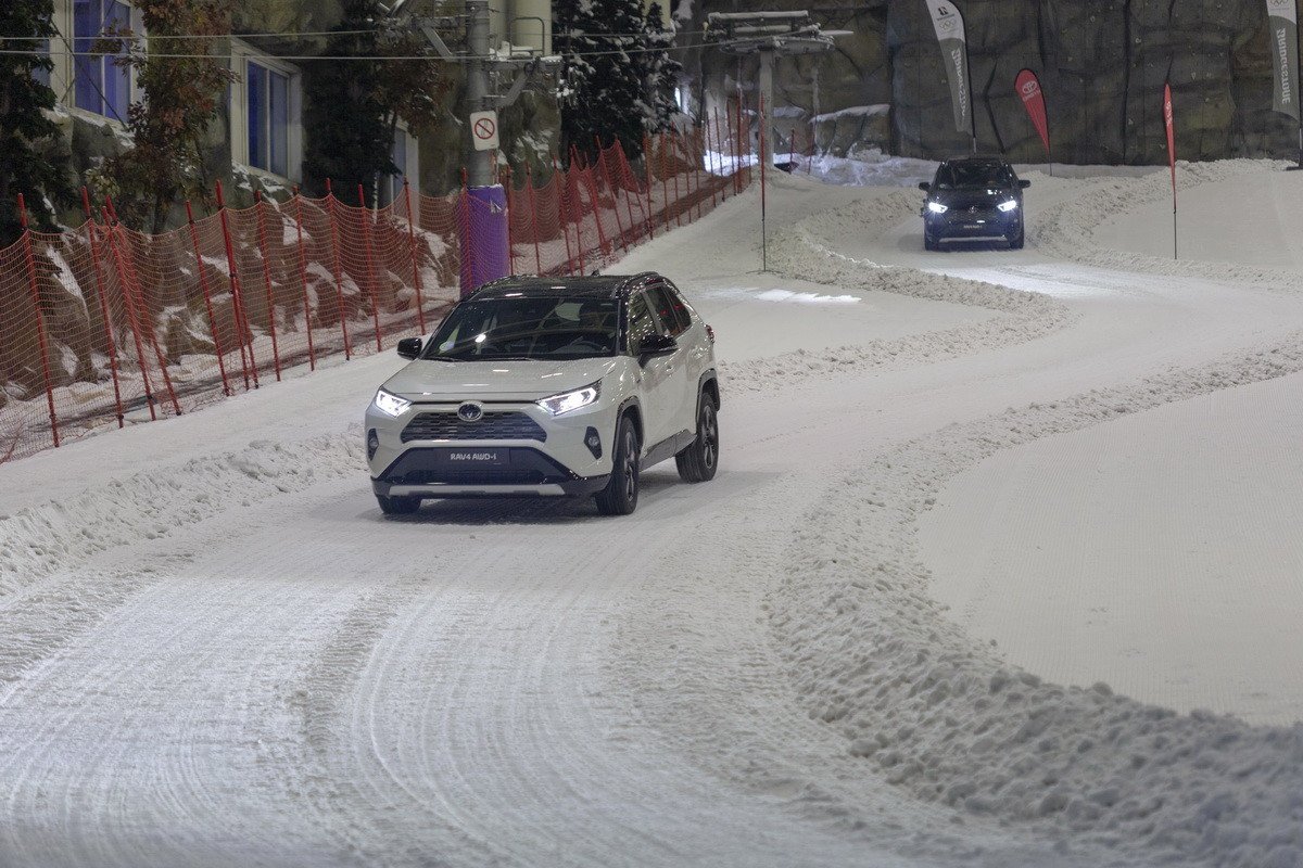 Nuevo Toyota Rav4 Hybrid AWD-I: ya disponible con tracción total