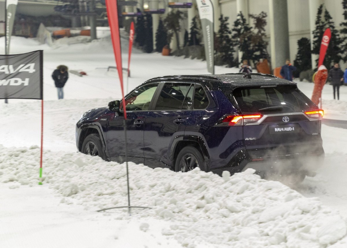Nuevo Toyota Rav4 Hybrid AWD-I: ya disponible con tracción total