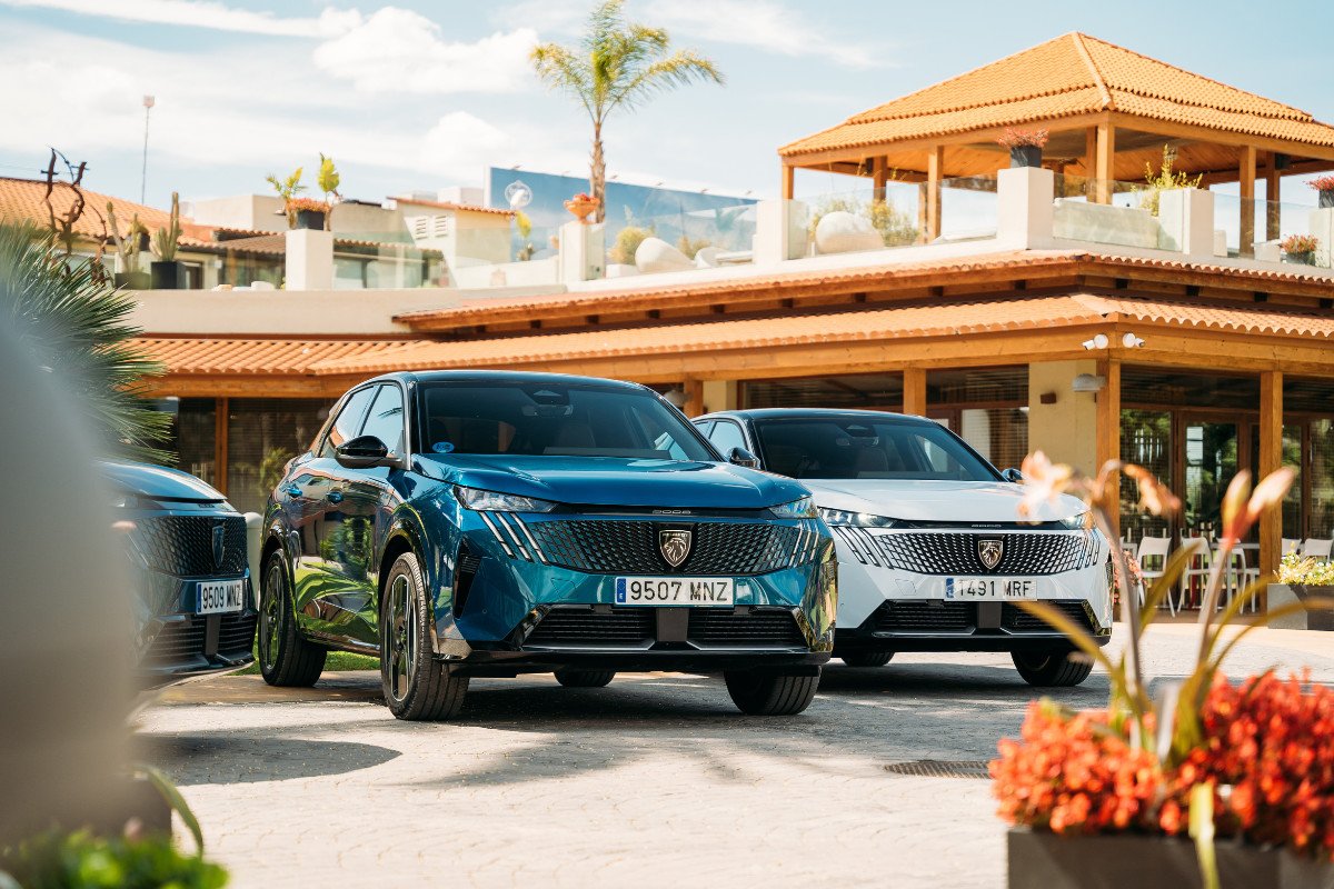Peugeot e-3008: ¿podemos ir a la playa con este SUV eléctrico non-stop? Lo comprobamos