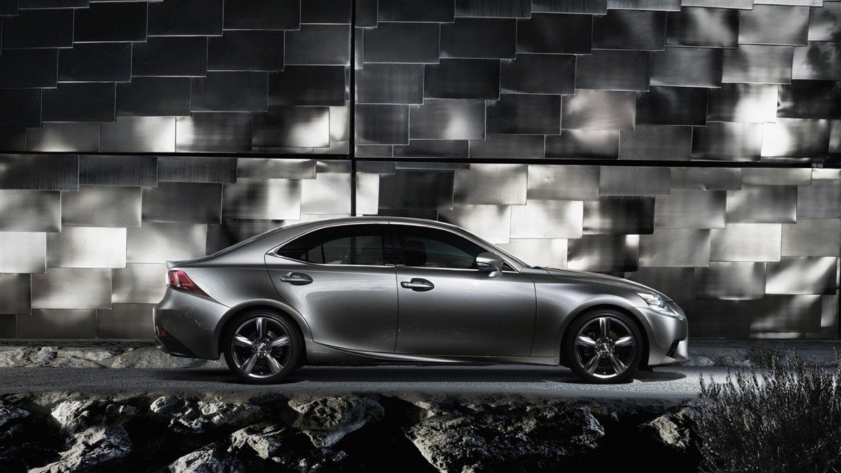 Nuevo Lexus IS 300h: disponible en junio por un precio de 35.900 €