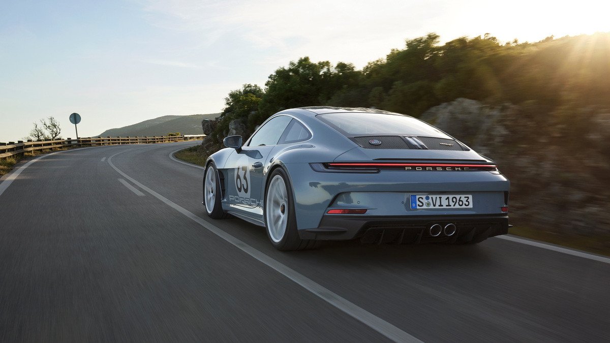 El 911 cumple 60 años y Porsche lo celebra con la serie especial S/T de 1.963 unidades