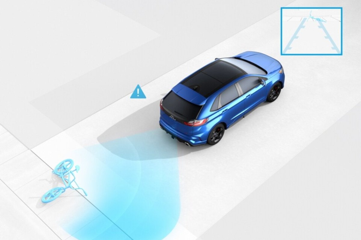 Mantenimiento coches equipamiento tecnológico