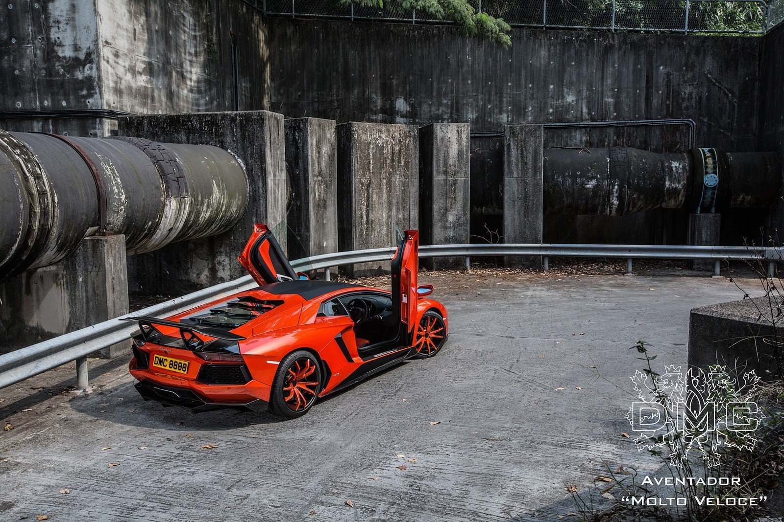 DMC la vuelve a liar preparando un Lamborghini Aventador