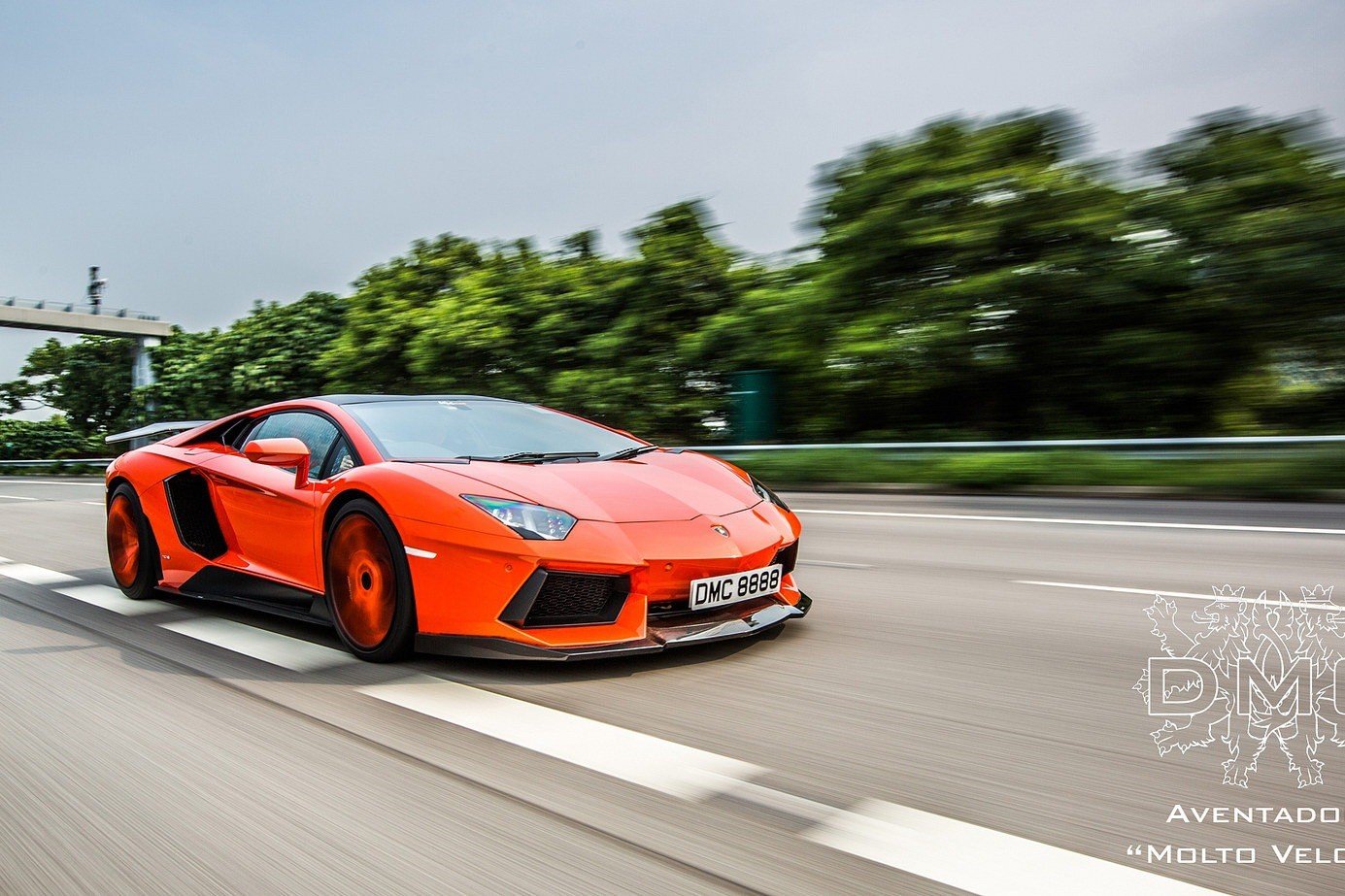 DMC la vuelve a liar preparando un Lamborghini Aventador