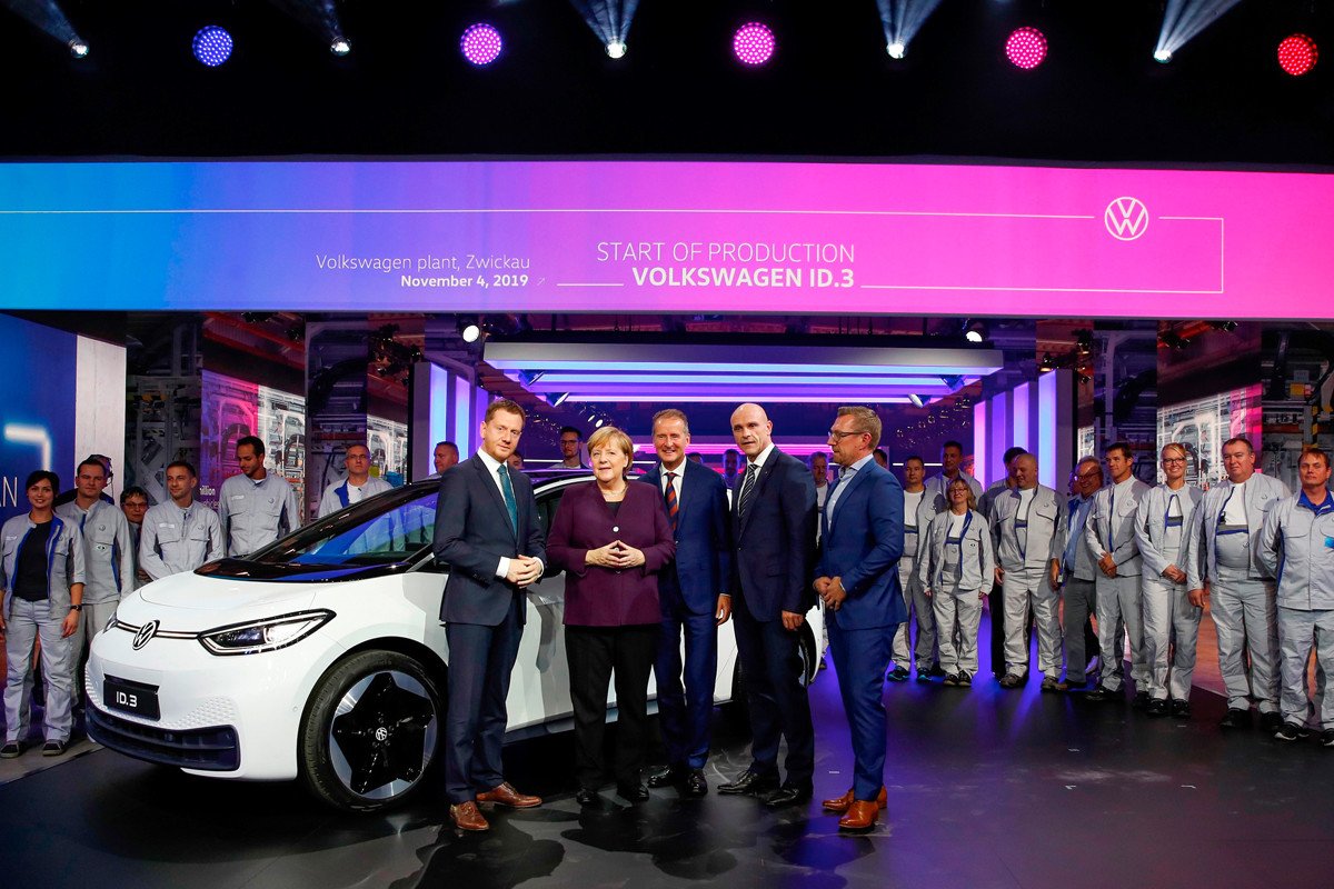 Vídeo: nos colamos en la fábrica de eléctricos más grande de Europa de Volkswagen