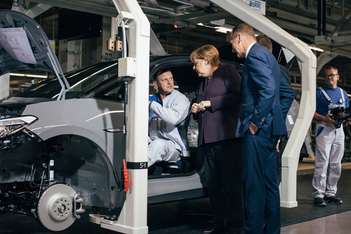 Vídeo: nos colamos en la fábrica de eléctricos más grande de Europa de Volkswagen