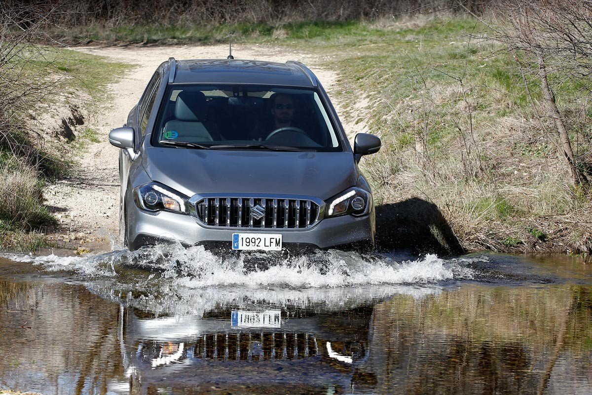 Suzuki S-Cross Hybrid