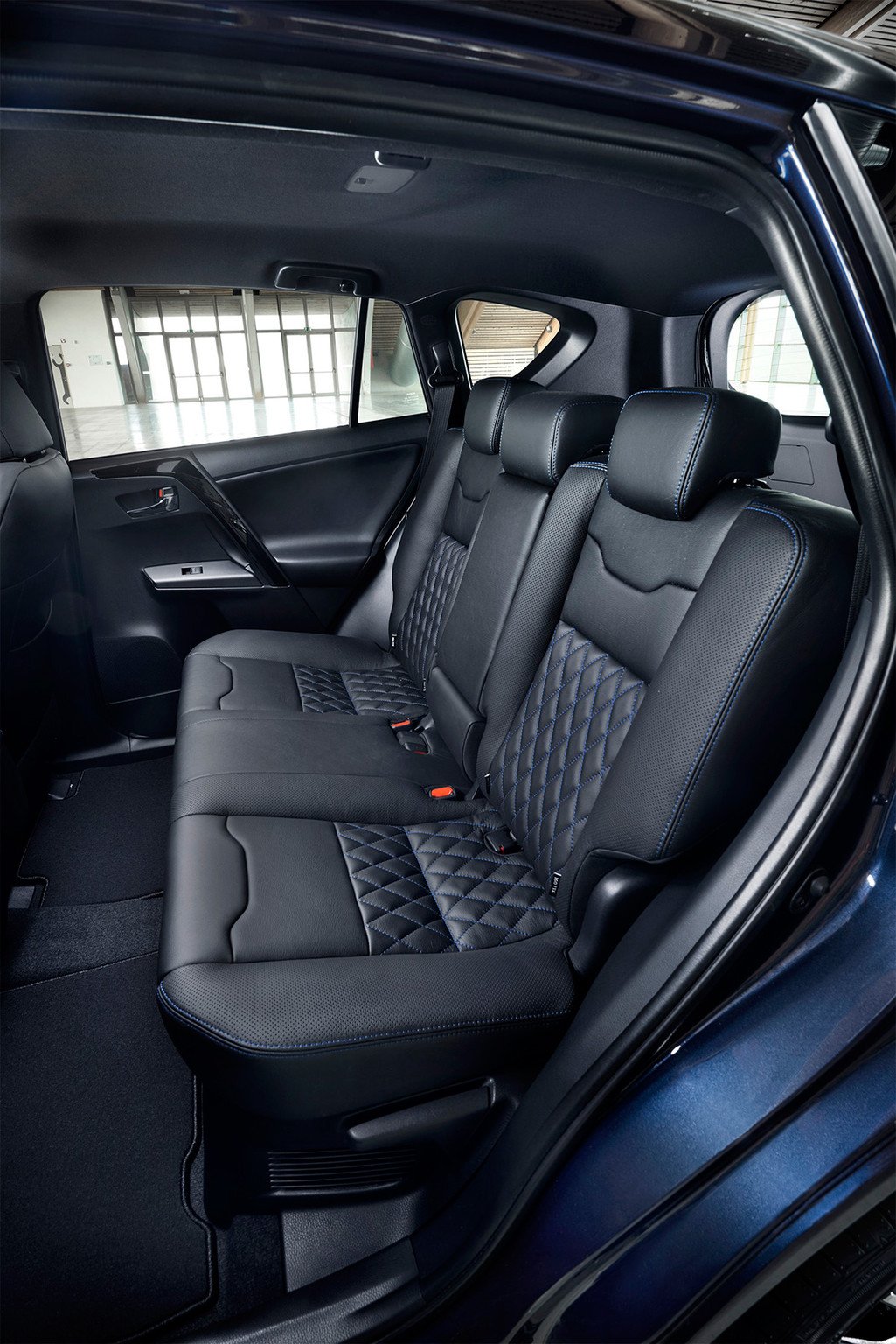 Toyota RAV4 hybrid Sapphire, más exclusivo