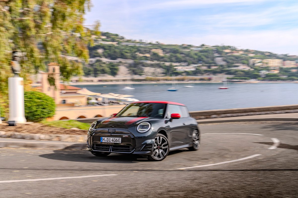 Mini Cooper SE John Cooper Works