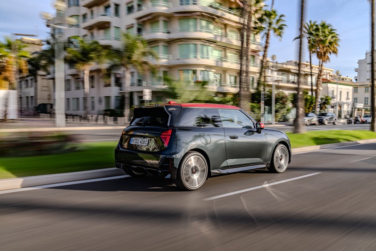 Mini Cooper SE John Cooper Works