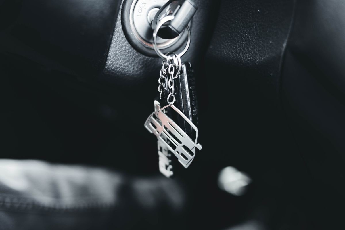 Cómo instalar un cortacorriente en tu coche