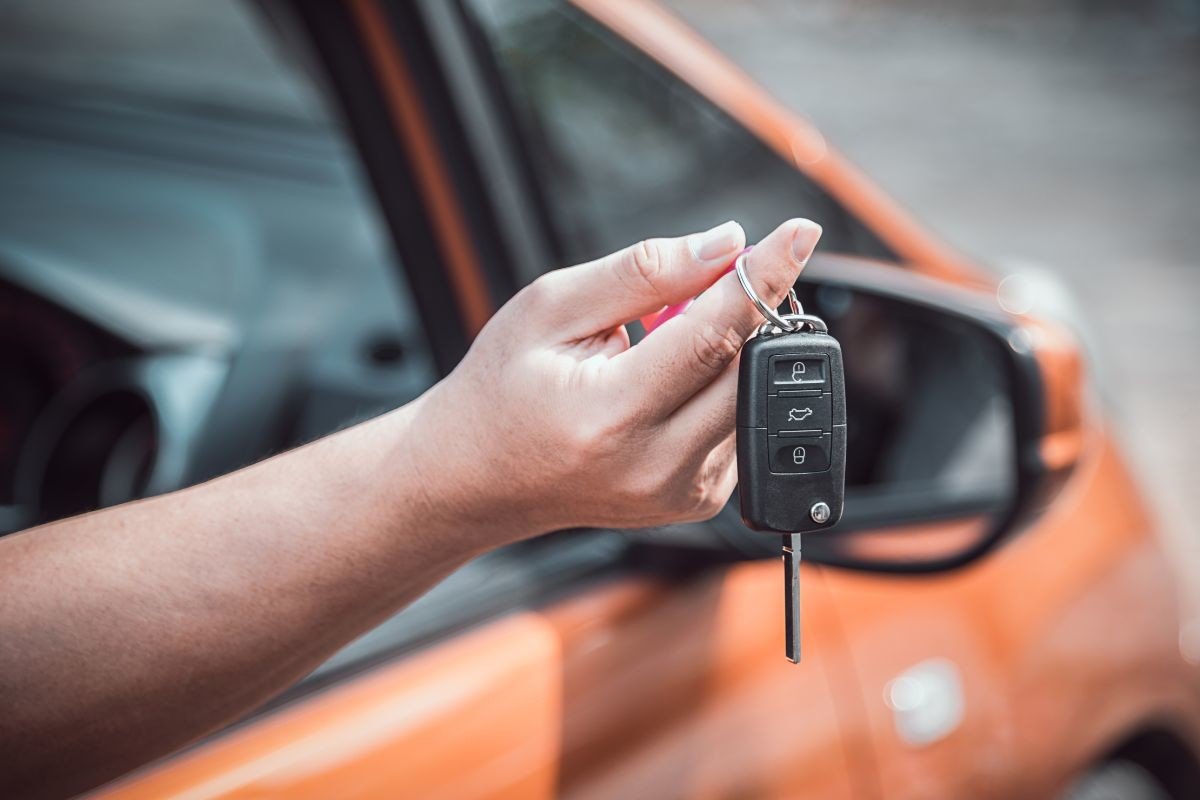 Cómo instalar un cortacorriente en tu coche