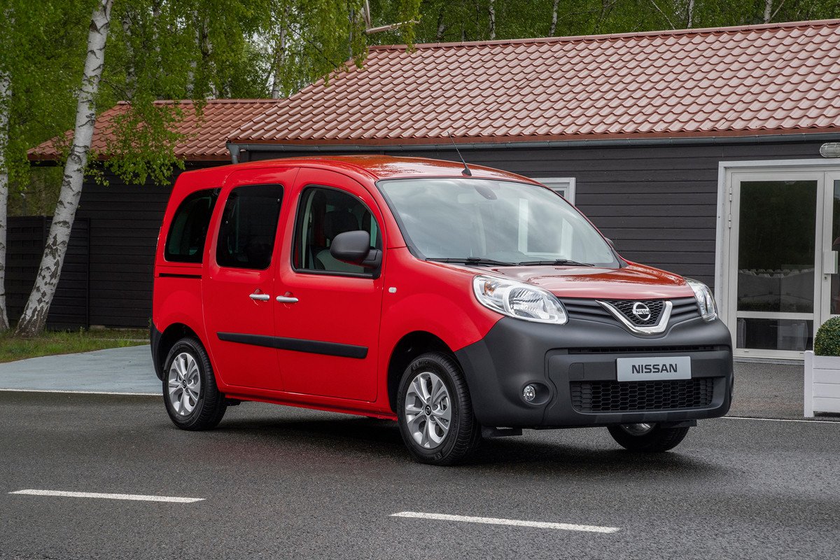 Nuevo Nissan NV250 Combi: la marca japonesa entra en un nuevo segmento