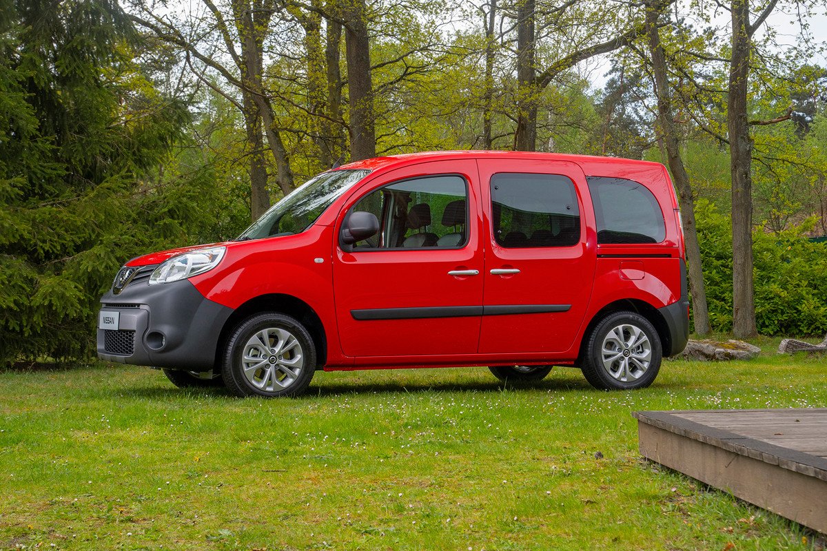 Nuevo Nissan NV250 Combi: la marca japonesa entra en un nuevo segmento