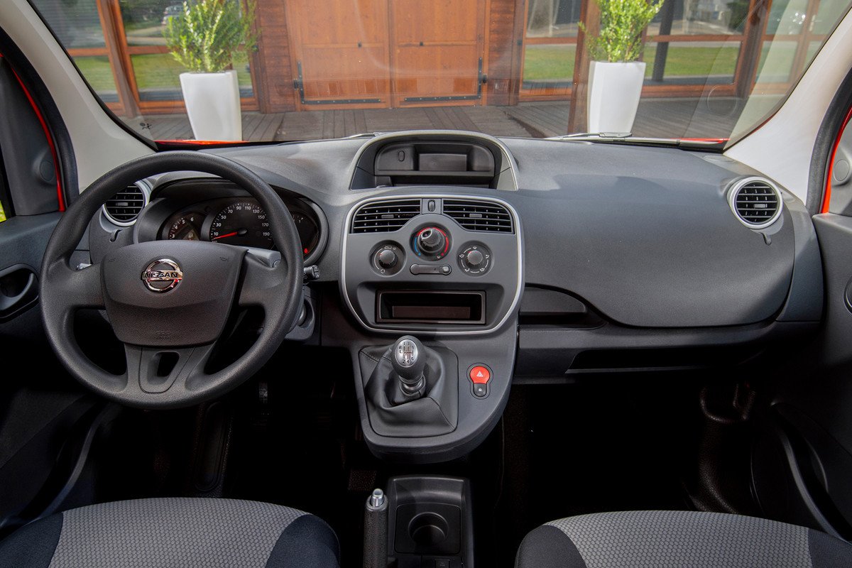 Nuevo Nissan NV250 Combi: la marca japonesa entra en un nuevo segmento