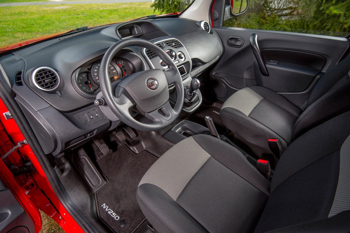 Nuevo Nissan NV250 Combi: la marca japonesa entra en un nuevo segmento