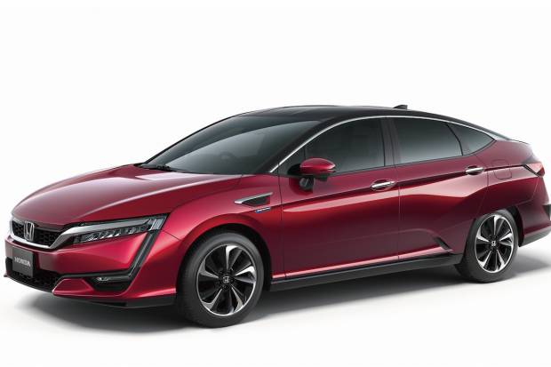 Honda lanza un coche de pila de combustible en Tokio