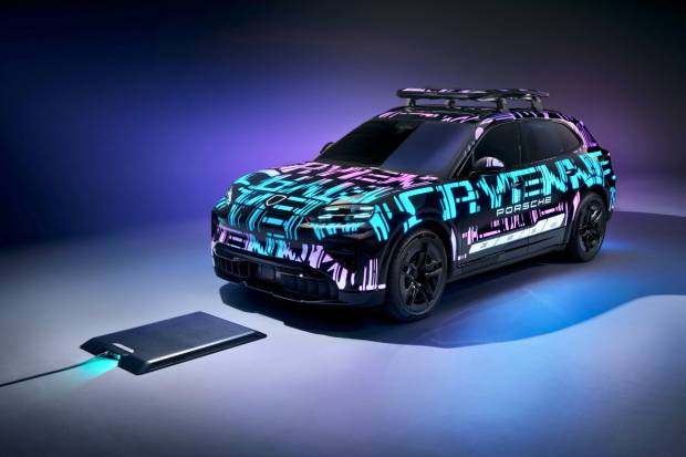 Porsche estrena un sistema de carga inalámbrica para coches eléctricos: llega en 2026