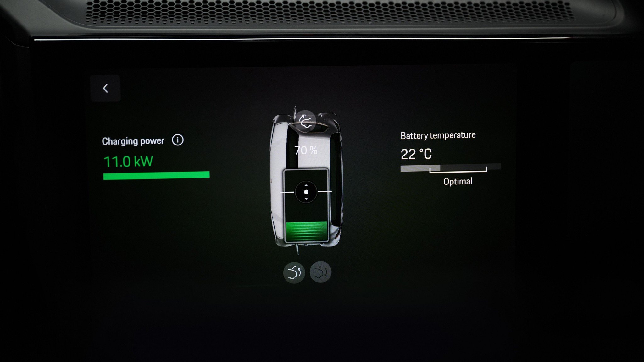 Porsche estrena un sistema de carga inalámbrica para coches eléctricos: llega en 2026