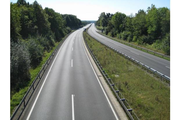 Interior por un lado, Fomento por otro. ¿140 km/h en autopistas de peaje?
