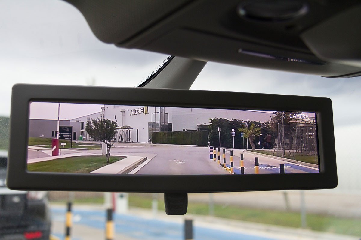 Ficosa presenta el retrovisor interior inteligente