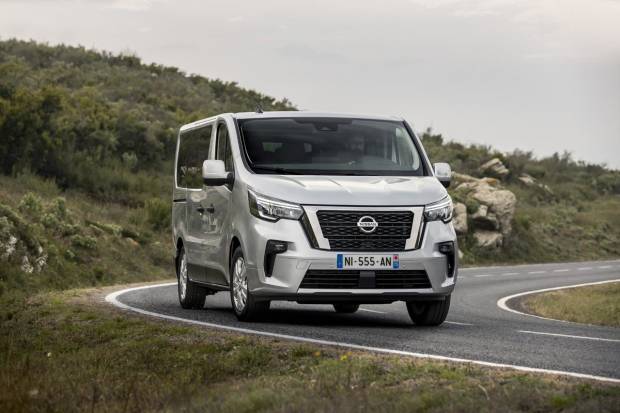 Nuevo Nissan NV300 Combi: llega en mayo con nueva imagen y motores