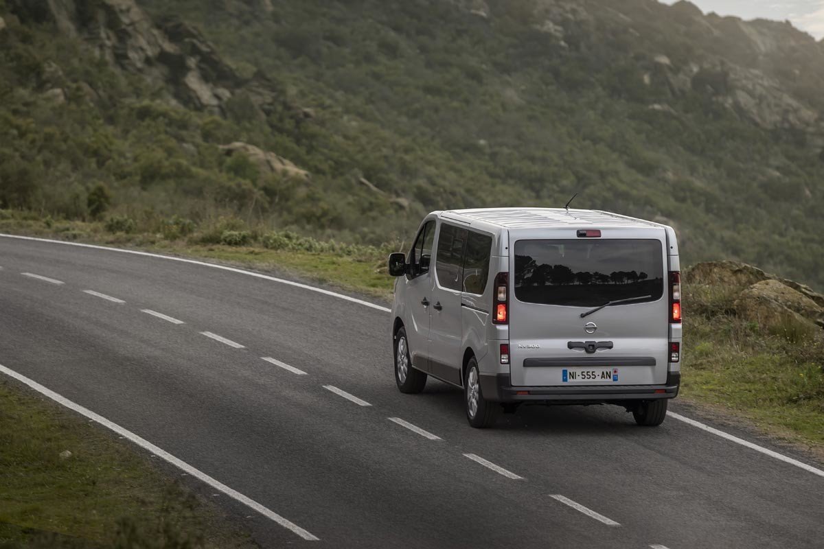 Nuevo Nissan NV300 Combi: llega en mayo con nueva imagen y motores
