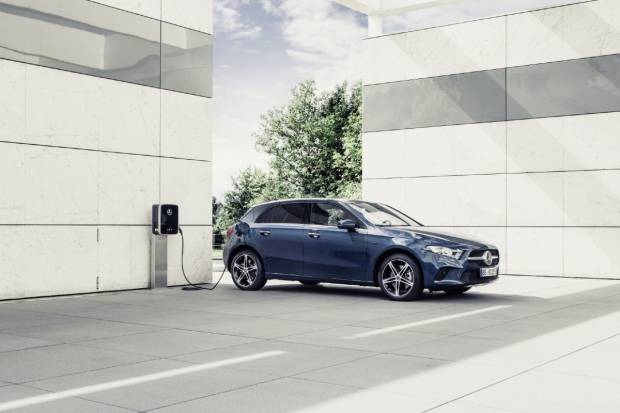 Mercedes anuncia ventajas y nuevos servicios para sus coches en stock