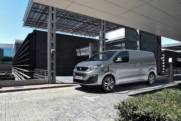 Ya disponible el Peugeot e-Expert, un comercial eléctrico desde 25.100 euros