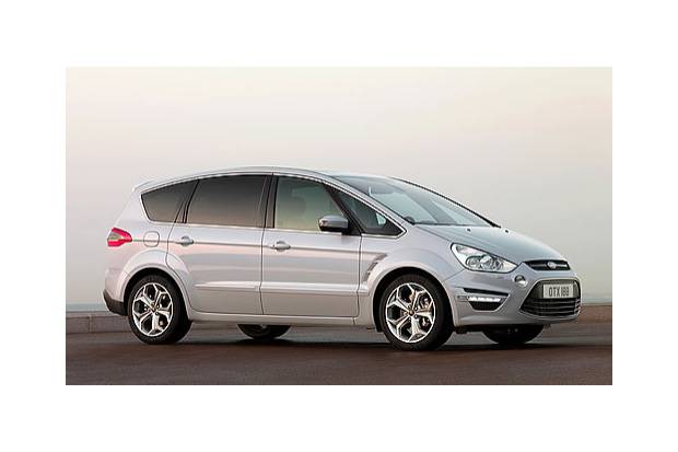 Peugeot 5008 o Ford Mondeo Familiar