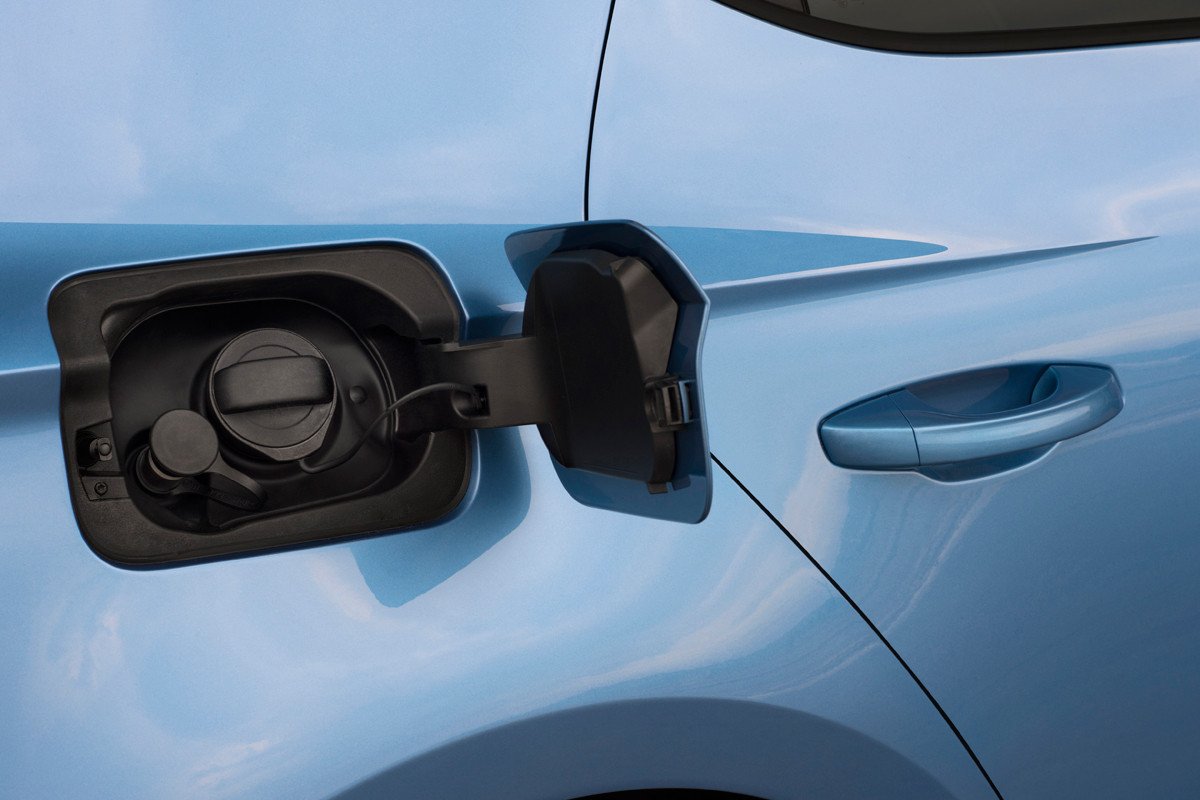Dos nuevos Seat eficientes: León TGI y Mii Ecofuel